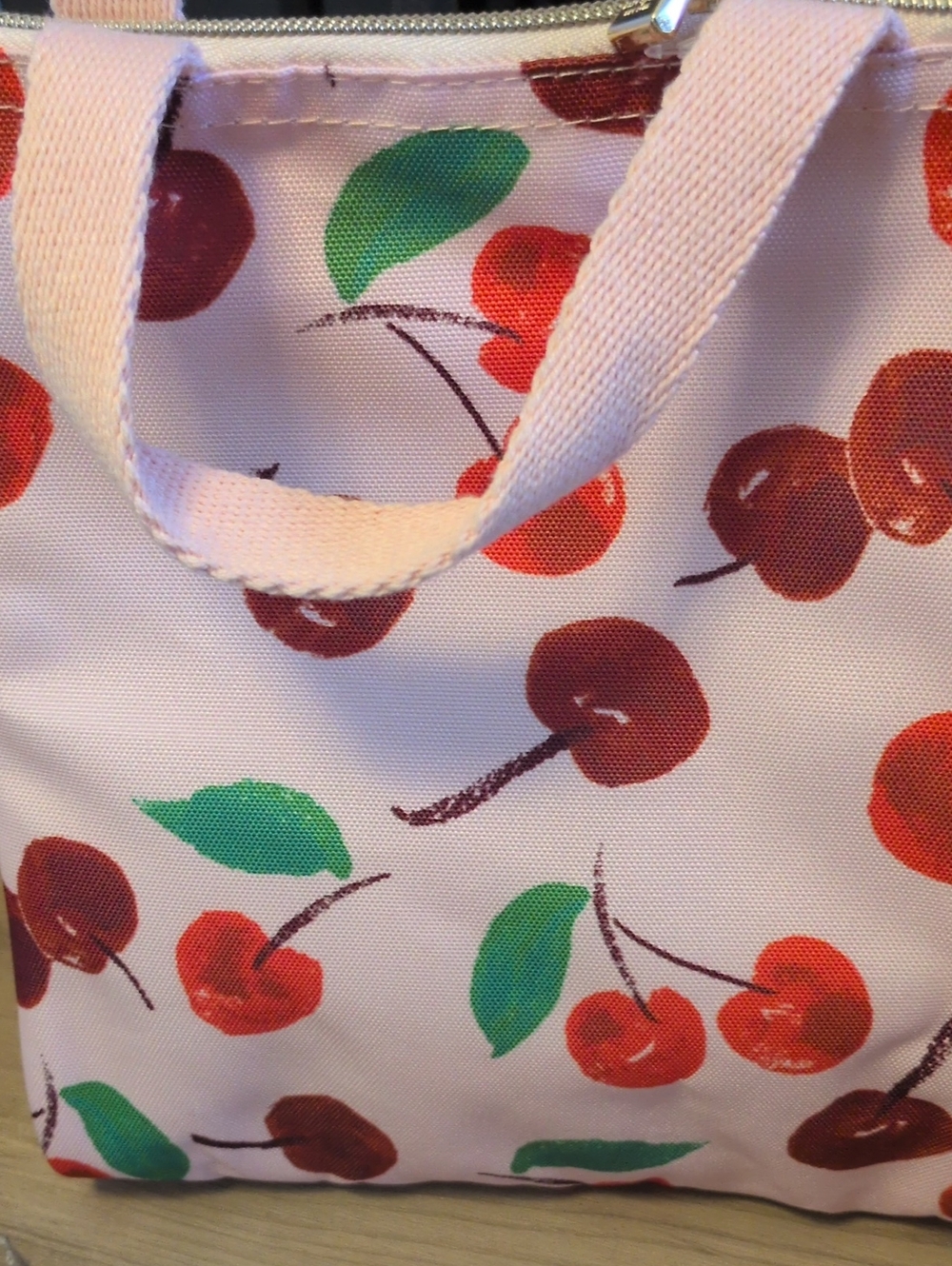 KATE SPADE Pink Cherry Print Lunch Bag New With Tags Tag Is Inside Bag In Order - Picture 6 of 7